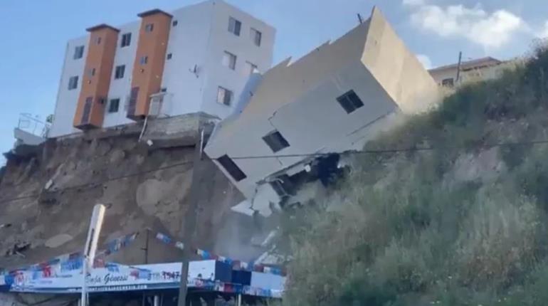 Colapsa edificio por deslizamiento de tierra en Tijuana, BC