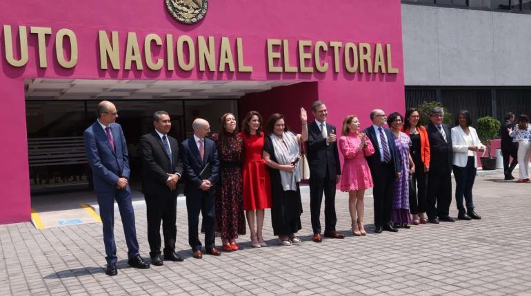 Consejeros del INE sostienen reunión para definir encargados de despacho