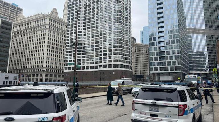 Reportan a mujer armada con rifle en Torre Trump en Chicago 