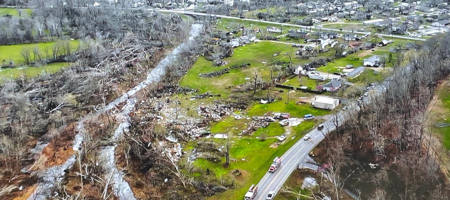 Confirman muerte de al menos 5 personas por tormenta con tornados en Missouri