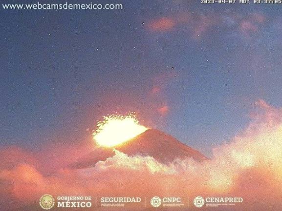 Registra Popocatépetl fuerte explosión durante la madrugada del viernes