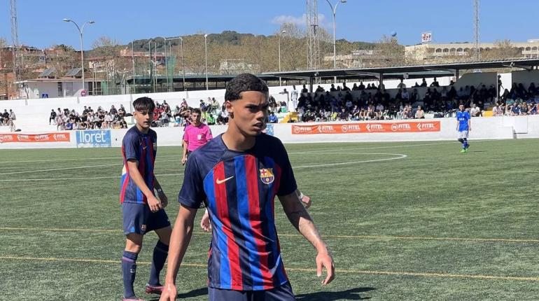 Debuta hijo de Ronaldinho con camiseta del Barcelona