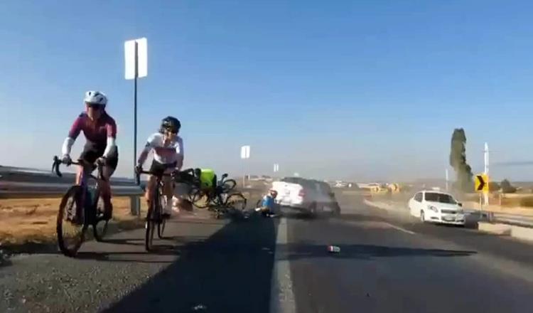 Conductor ebrio embiste a ciclistas en Querétaro; lesiona a 3