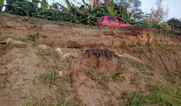 Deslave en Otra Banda, Huimanguillo, podría incomunicar a 13 rancherías