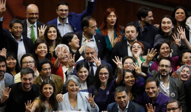 Parlamento de Chile aprueba reducir jornada laboral a 40 horas semanales