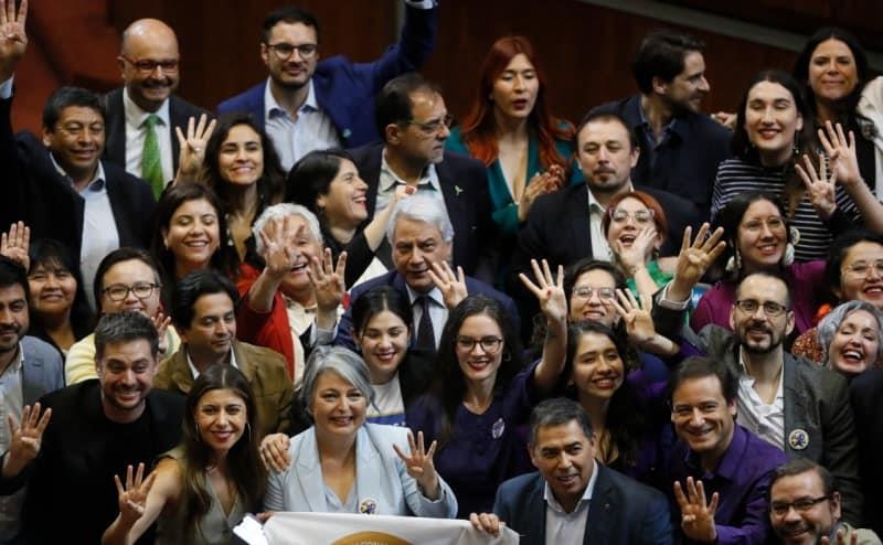 Parlamento de Chile aprueba reducir jornada laboral a 40 horas semanales