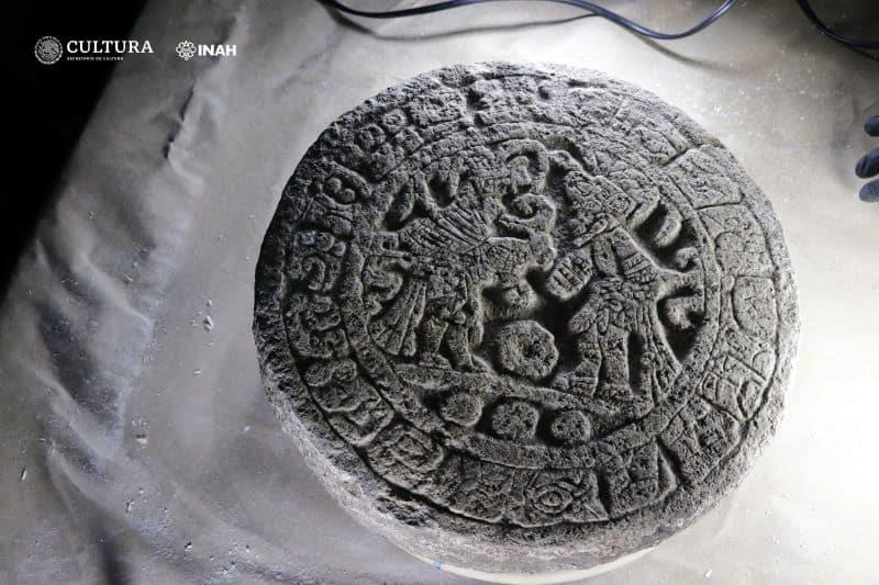 Descubren marcador de juego de pelota en Chichen Itzá