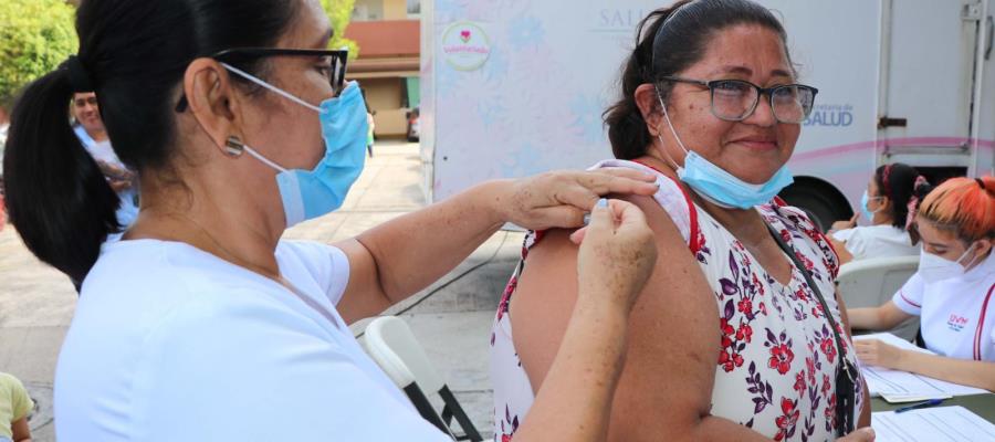 Vacuna Salud a 300 burócratas del TSJ contra neumococo e influenza