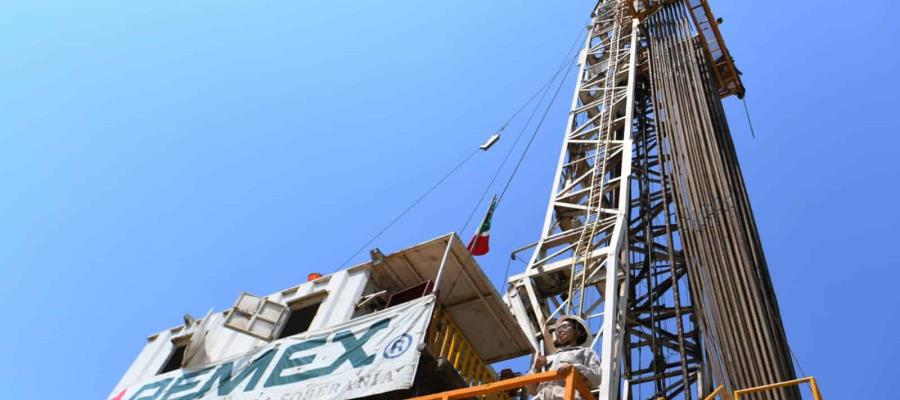 "No afecta en nada", se lanza Obrador contra agencias que bajaron calificación a Pemex