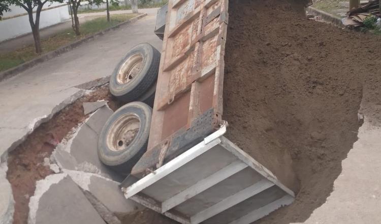 Mega hundimiento en Huapinol refleja condiciones de la red de aguas residuales y potable: Centro