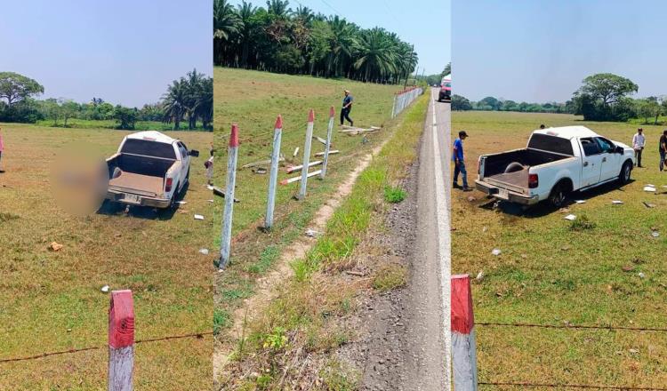 Muere joven aplastado por su camioneta tras volcar en Jalapa