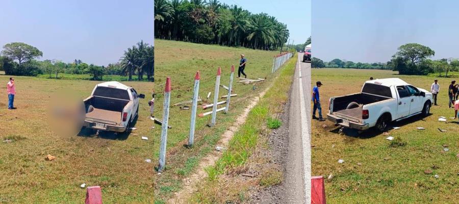 Muere joven aplastado por su camioneta tras volcar en Jalapa