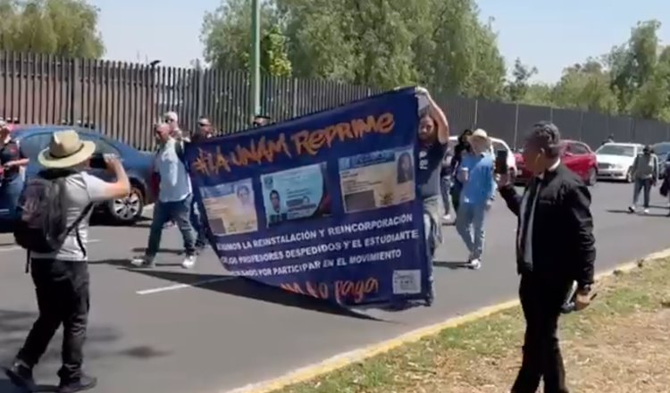 Marchan en la UNAM en protesta por regreso de Lorenzo Córdova