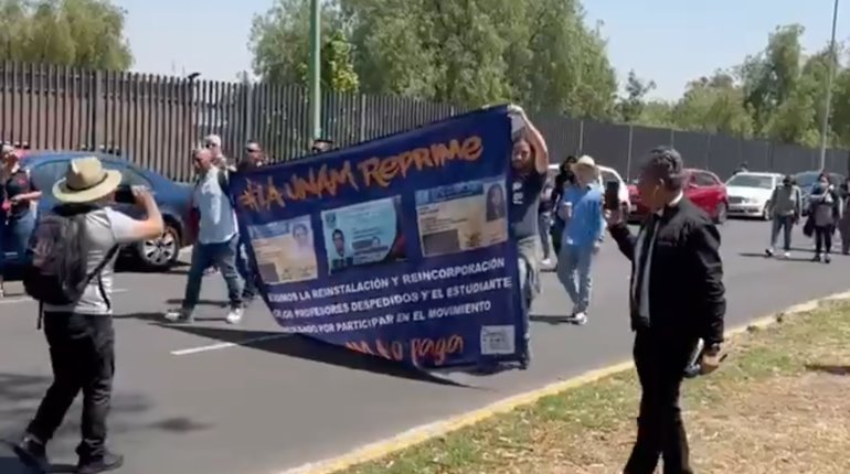 Marchan en la UNAM en protesta por regreso de Lorenzo Córdova