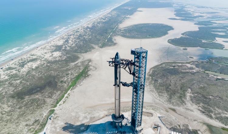 Iniciará pruebas de vuelo Starship, cohete de Elon Musk que llevará “a dar la vuelta a la luna”