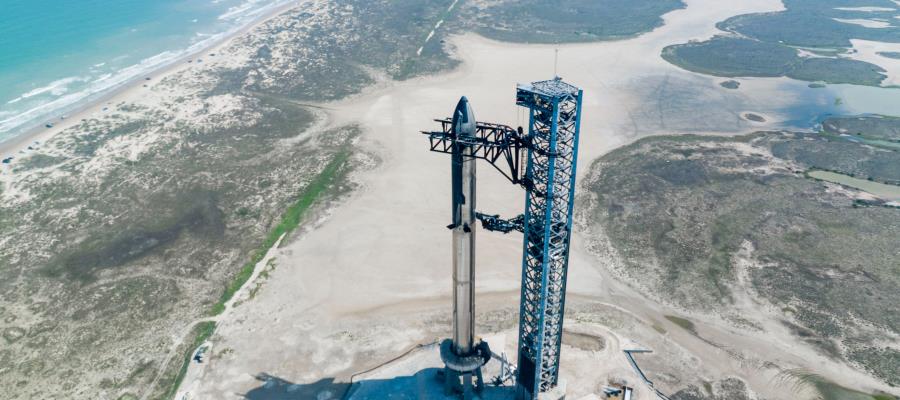 Iniciará pruebas de vuelo Starship, cohete de Elon Musk que llevará "a dar la vuelta a la luna"