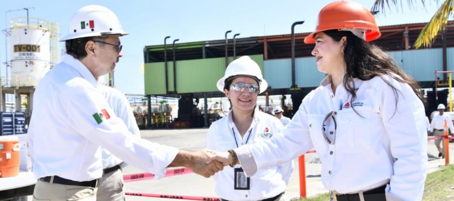 Supervisa director de Pemex trabajos de pozos petroleros en Cunduacán, Comalcalco y Cárdenas