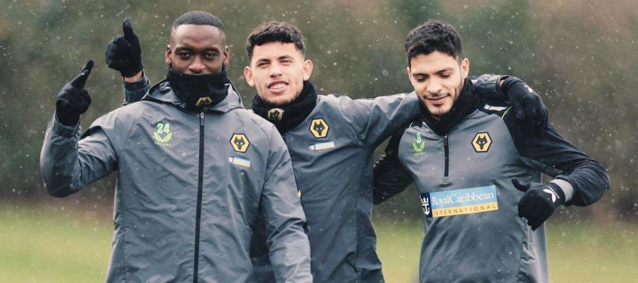 Raúl Jiménez suma dos juegos sin ser convocado por el Wolverhampton