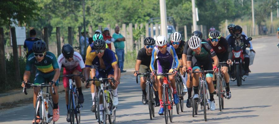 4 tabasqueños logran su pase al Nacional de Ciclismo en la prueba de Ruta