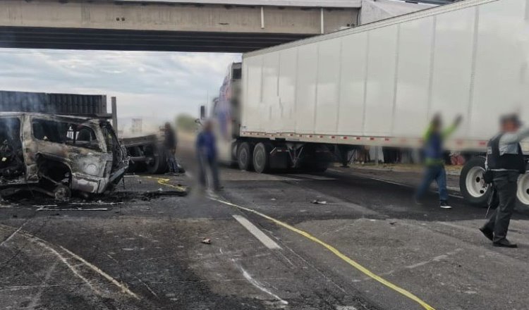 5 muertos, saldo del choque de camioneta con tráiler en San Luis Potosí