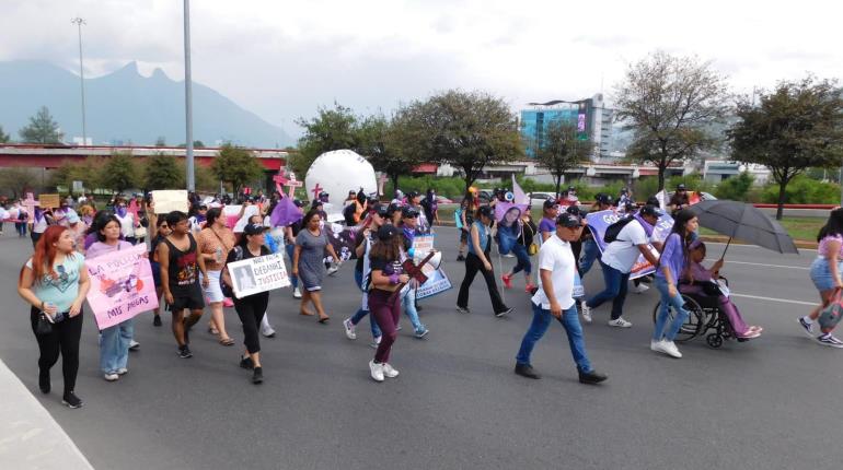 A un año de la muerte de Debanhi, familiares y amigos marchan para exigir justicia