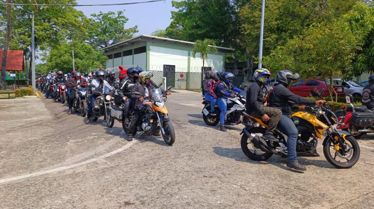 Con asistencia de 200 "bikers", Sedena realiza Primera Rodada Motociclista en Centro