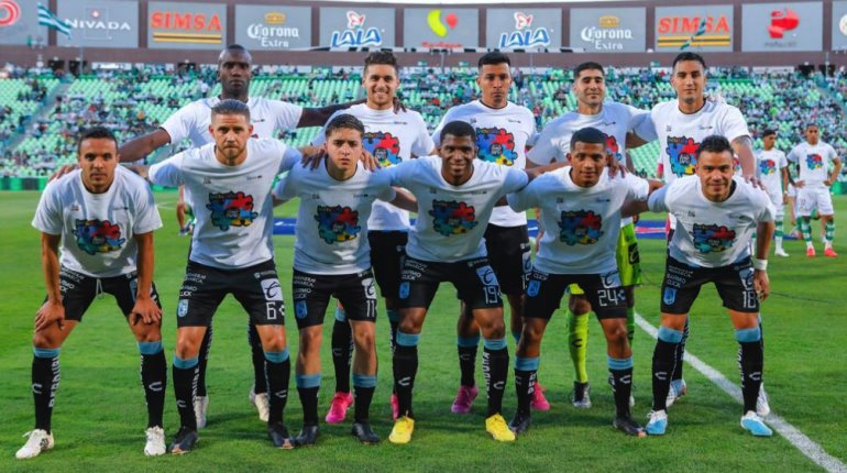 Santos se aleja de zona de reclasificación al perdón de último minuto con Querétaro 2-0