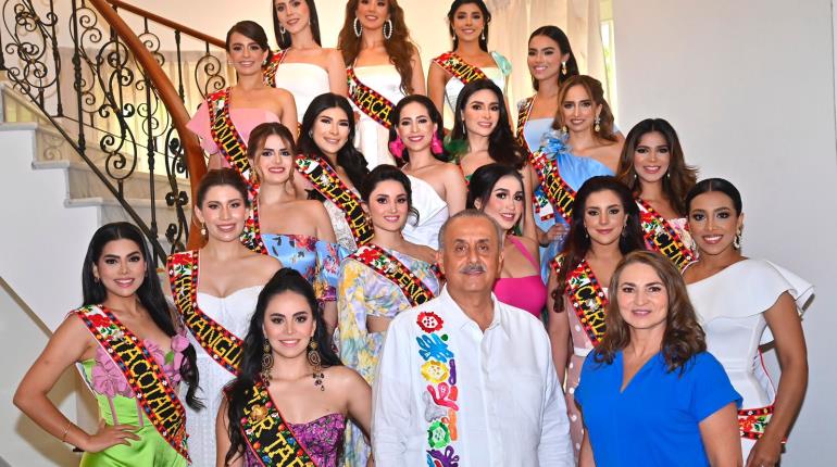 Quinta Grijalva recibe a las 17 embajadoras