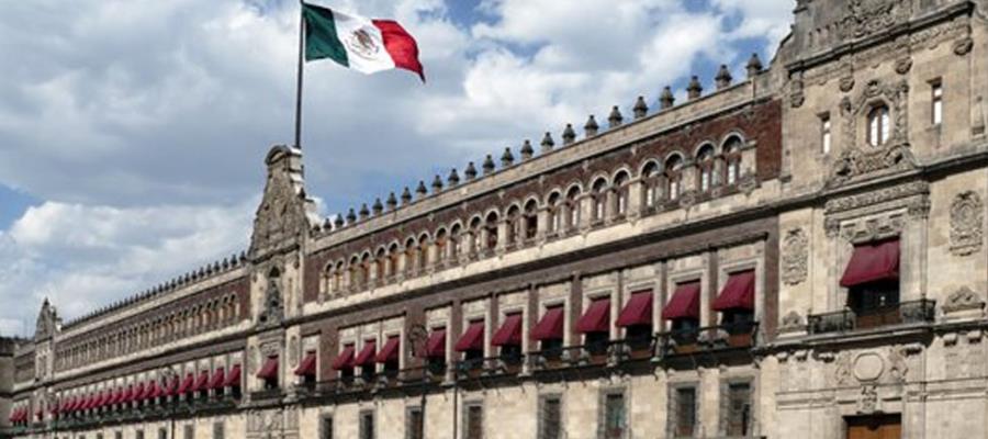 Adelanta López Obrador que el domingo será la última noche que dormirá en Palacio Nacional