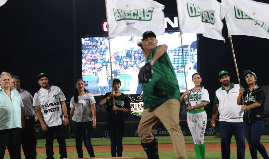 El gobernador Merino junto a Carlos Bremer inauguraron el primer juego oficial de Olmecas en casa