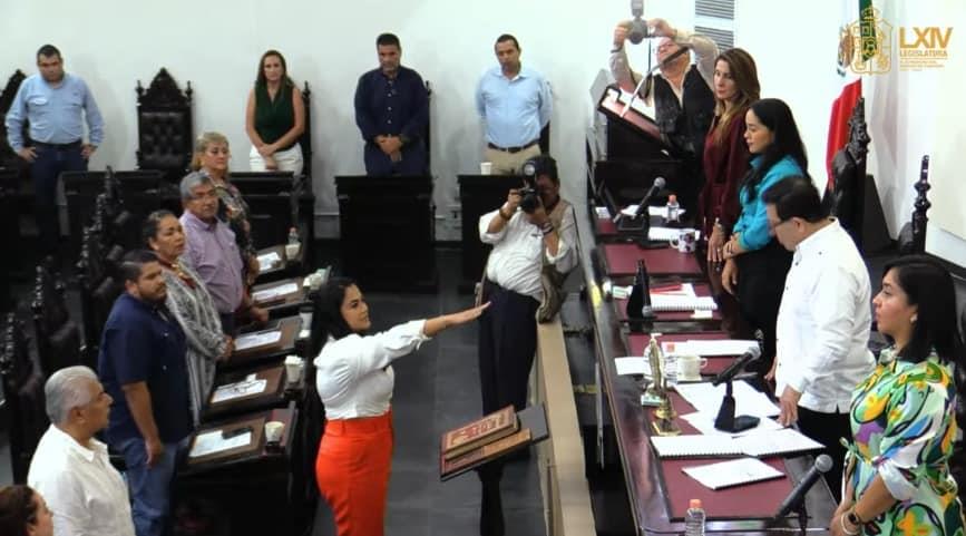 Toma protesta Fanny Vargas, tras licencia otorgada por Congreso a Casilda 