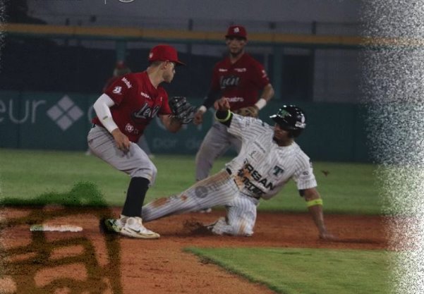 Bravos de León evita la barrida ante Olmecas en el Centenario por score de 3-2 en extra innings