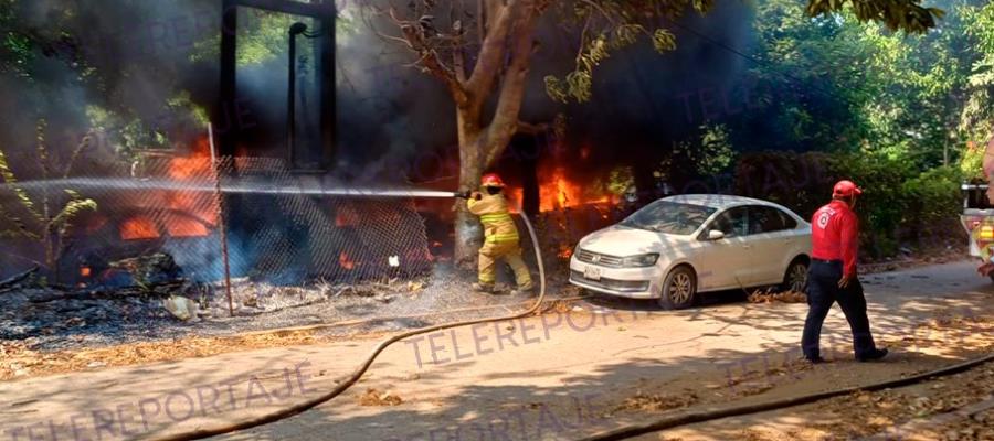 9 vehículos fuera de servicio se calcinan en retén de la FGE