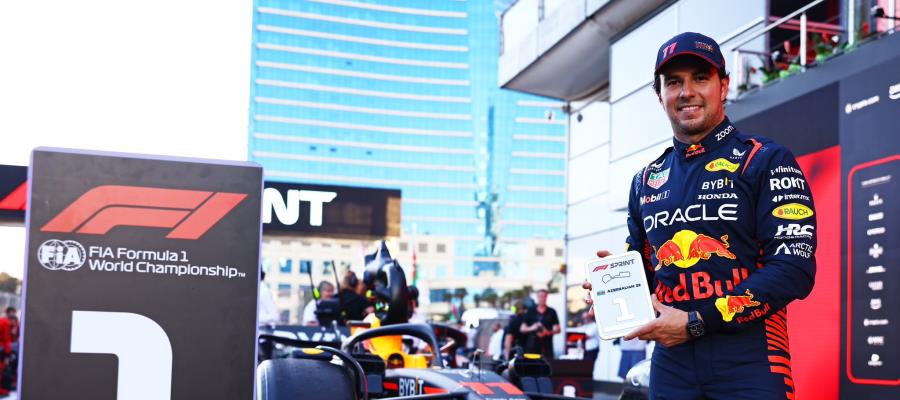 "Checo" Pérez culmina primero en la carrera sprint, previo al GP de Azerbaiyán