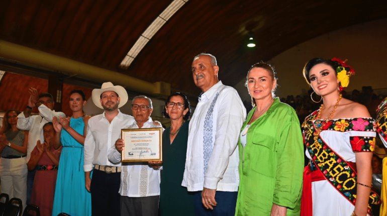 Con la danza del pochó y la "Casa de las Artesanías", inauguran stand de Tenosique y Nacajuca