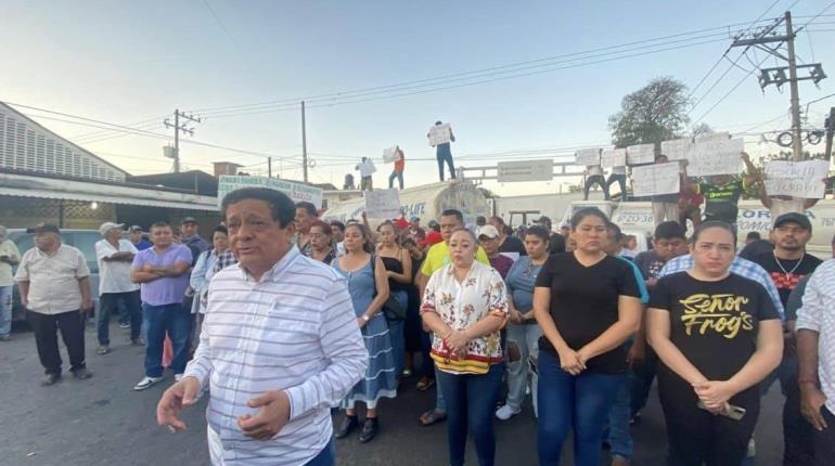 Alcaldes de Tierra Caliente, en Guerrero, bloquean carretera