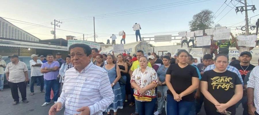 Alcaldes de Tierra Caliente, en Guerrero, bloquean carretera