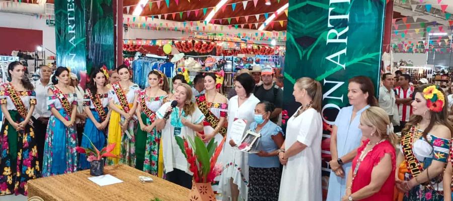 Entrega IFAT distintivo excelencia artesanal en la Feria Tabasco