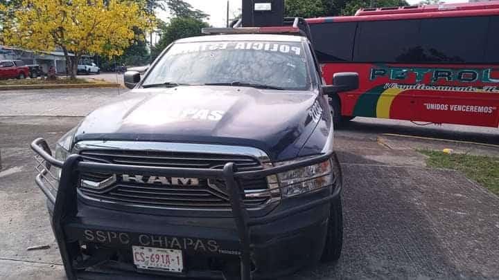 Atacan comandancia de la policía en Boca de Limón