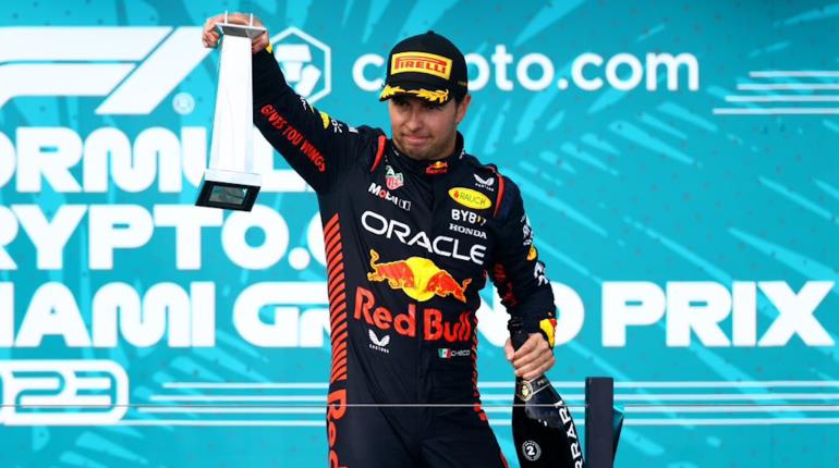 Checo es segundo en el GP de Miami; Verstappen remonta del noveno al primer lugar