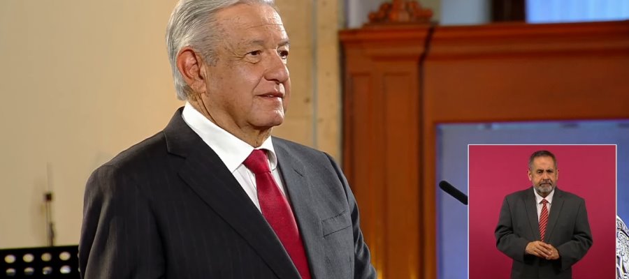 AMLO felicita a las mamás en su día y las festeja con concierto en mañanera