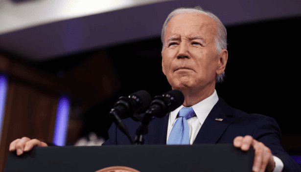 No descarta Biden recurrir a la enmienda 14 de la Constitución, para evitar un default