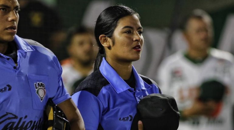 !Día histórico! Julissa Iriarte debuta como umpire de LMB en serie de Yucatán vs Olmecas