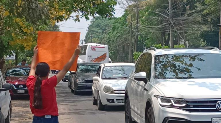 Bonora no está solo, padres, alumnos y maestros, exigen justicia para profesor golpeado