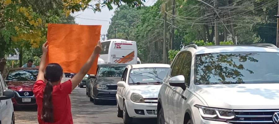 Bonora no está solo, padres, alumnos y maestros, exigen justicia para profesor golpeado