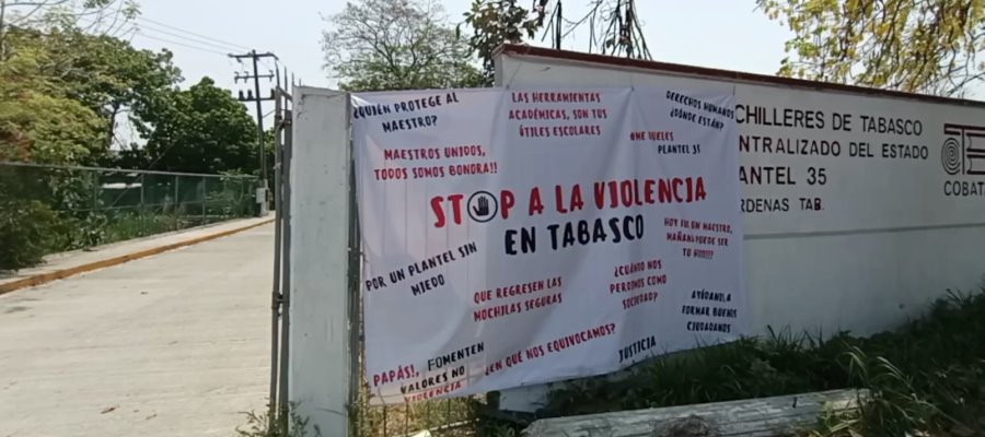 Ajustan 3 días de protesta en Cobatab de Cárdenas por profesor golpeado