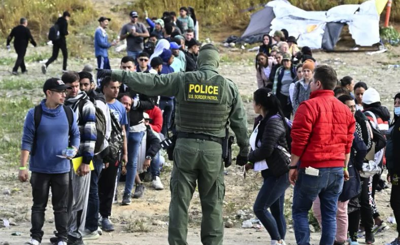 Muere menor hondureño en albergue de migrantes en EE.UU.