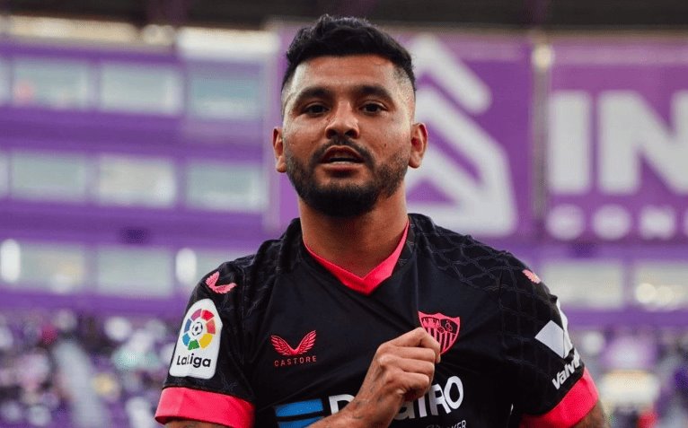 Tecatito regresa luego de 9 meses sin acción y anota en la victoria del Sevilla sobre Real Valladolid