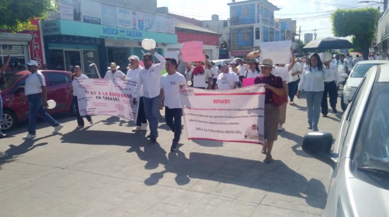 En Cárdenas, marcha comunidad estudiantil del Cobatab por hechos del plantel 35