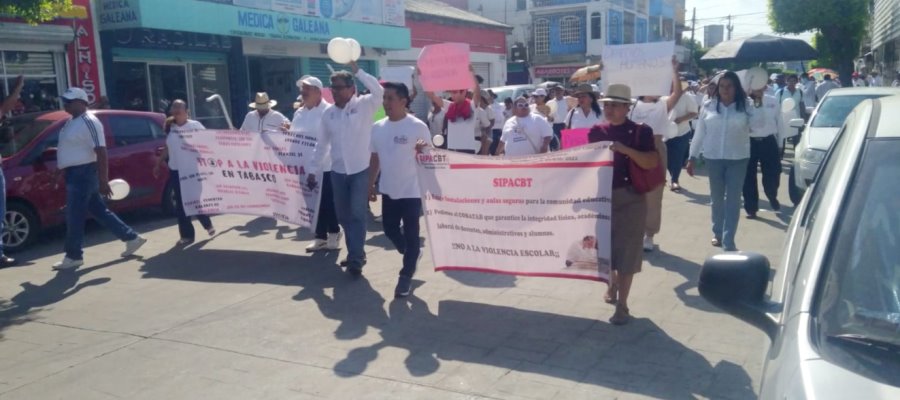 En Cárdenas, marcha comunidad estudiantil del Cobatab por hechos del plantel 35